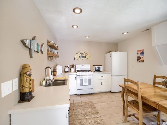 407 7th St, Georgetown, CO 80444