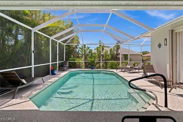 1820 SW 29th TER, Cape Coral, FL 33914