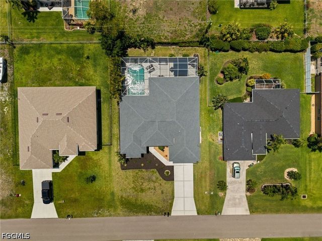 1820 SW 29th TER, Cape Coral, FL 33914