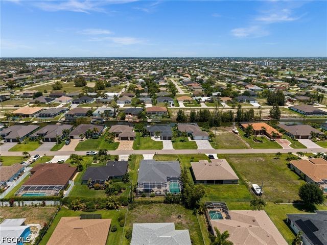 1820 SW 29th TER, Cape Coral, FL 33914