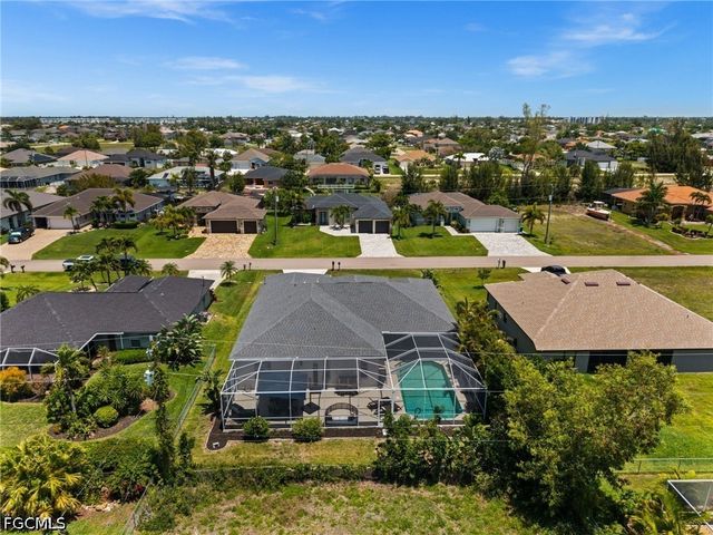 1820 SW 29th TER, Cape Coral, FL 33914