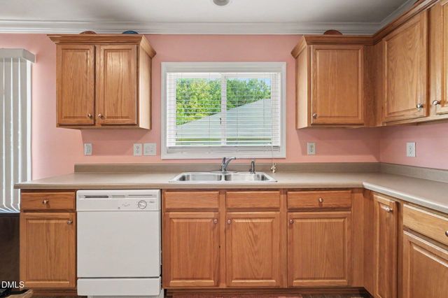 204 Georgetowne Drive, Clayton, NC 27520