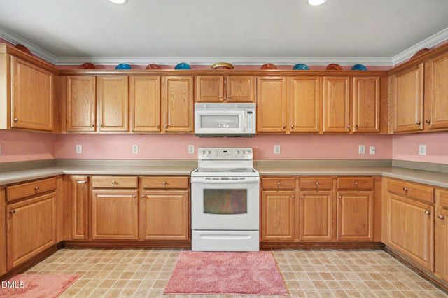 204 Georgetowne Drive, Clayton, NC 27520