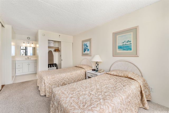 201 Ohua Avenue 2912 T-2 Mauka, Honolulu, HI 96815