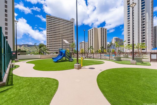 201 Ohua Avenue 2912 T-2 Mauka, Honolulu, HI 96815