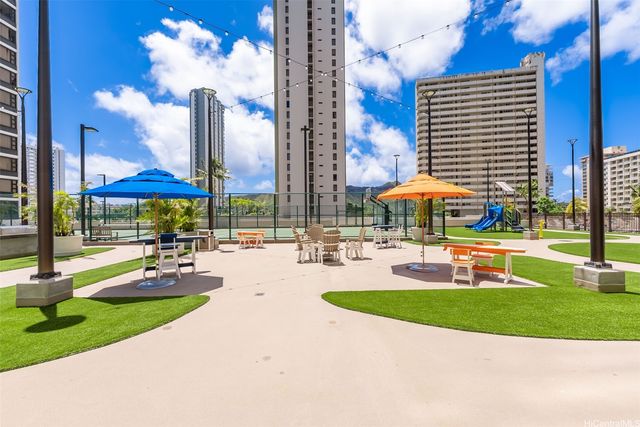 201 Ohua Avenue 2912 T-2 Mauka, Honolulu, HI 96815