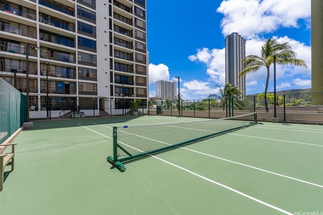201 Ohua Avenue 2912 T-2 Mauka, Honolulu, HI 96815