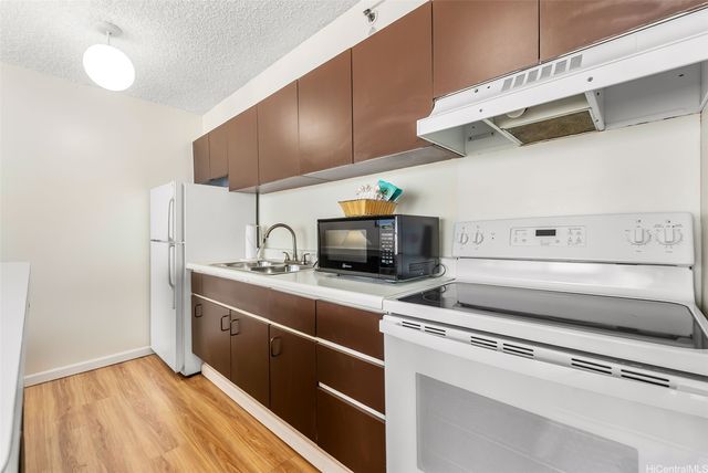 201 Ohua Avenue 2912 T-2 Mauka, Honolulu, HI 96815
