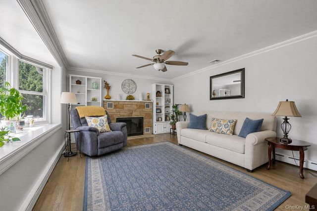 3 Carlson Court, Kings Park, NY 11754