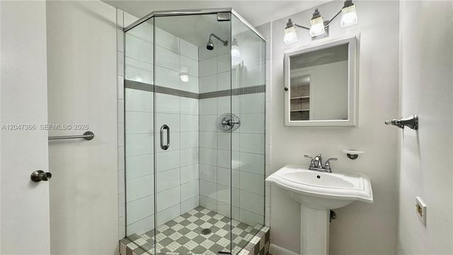 130 S Shore Dr 4B, Miami Beach, FL 33141