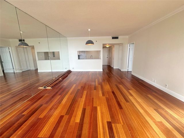 520 Brickell Key Dr A811, Miami, FL 33131