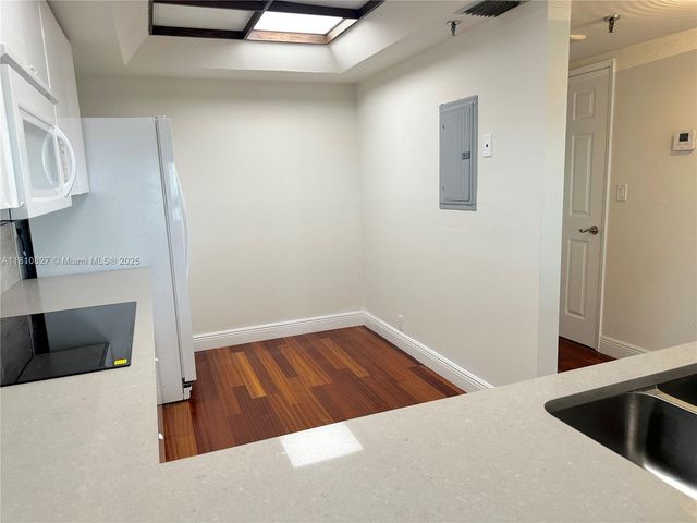 520 Brickell Key Dr A811, Miami, FL 33131