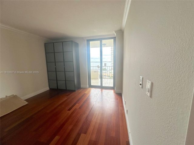 520 Brickell Key Dr A811, Miami, FL 33131