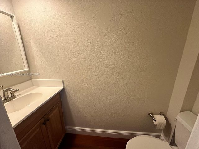 520 Brickell Key Dr A811, Miami, FL 33131