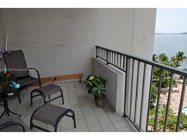 520 Brickell Key Dr A811, Miami, FL 33131