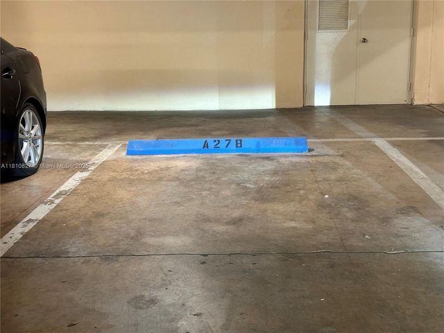 520 Brickell Key Dr A811, Miami, FL 33131