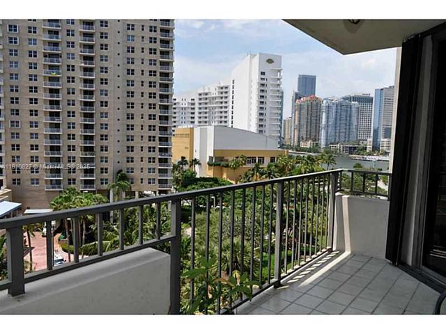 520 Brickell Key Dr A811, Miami, FL 33131