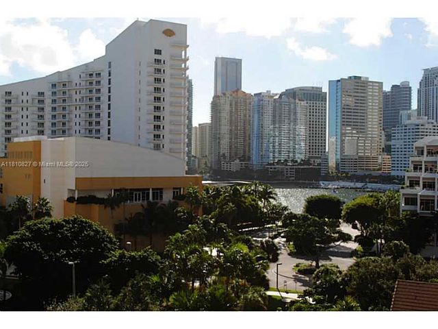 520 Brickell Key Dr A811, Miami, FL 33131