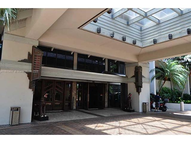 520 Brickell Key Dr A811, Miami, FL 33131