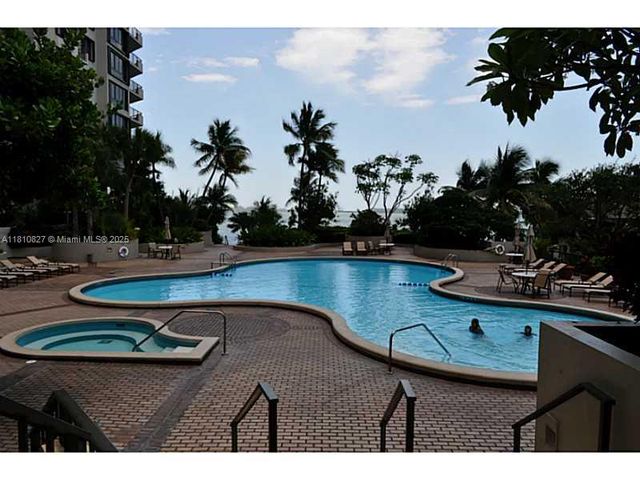 520 Brickell Key Dr A811, Miami, FL 33131