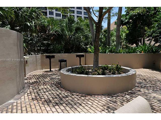 520 Brickell Key Dr A811, Miami, FL 33131