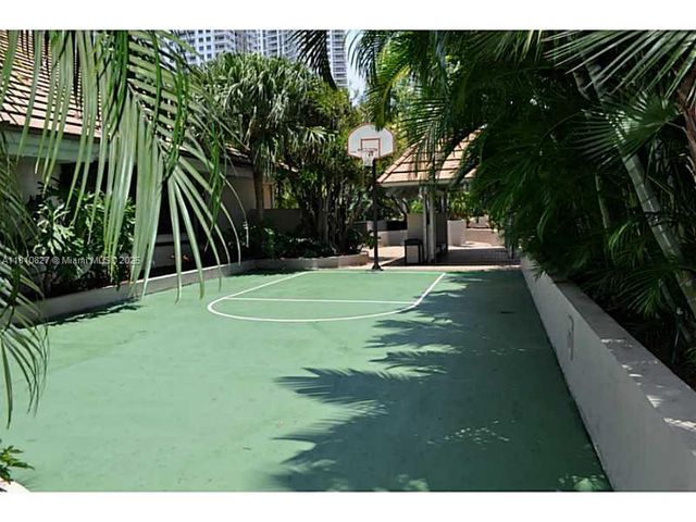 520 Brickell Key Dr A811, Miami, FL 33131