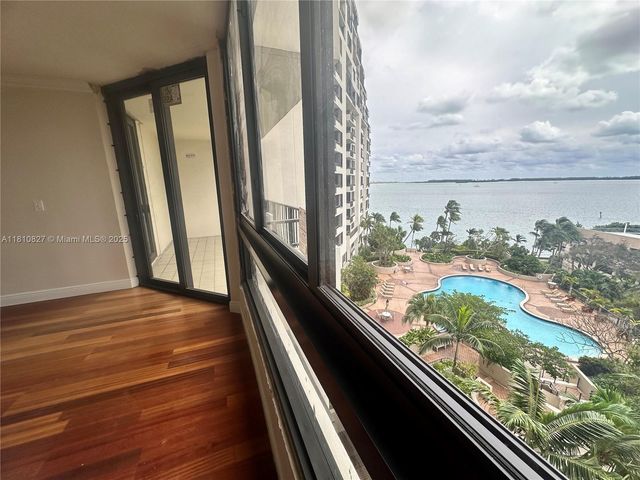 520 Brickell Key Dr A811, Miami, FL 33131