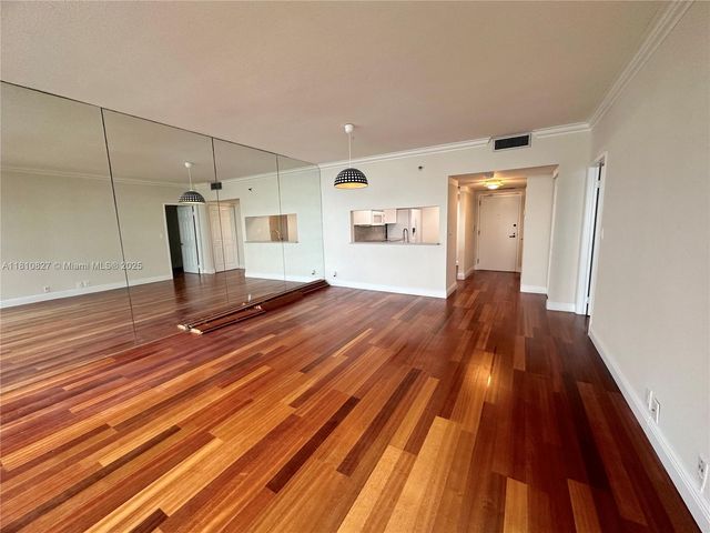 520 Brickell Key Dr A811, Miami, FL 33131