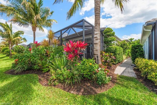 2302 Marquesa CIR, Naples, FL 34112