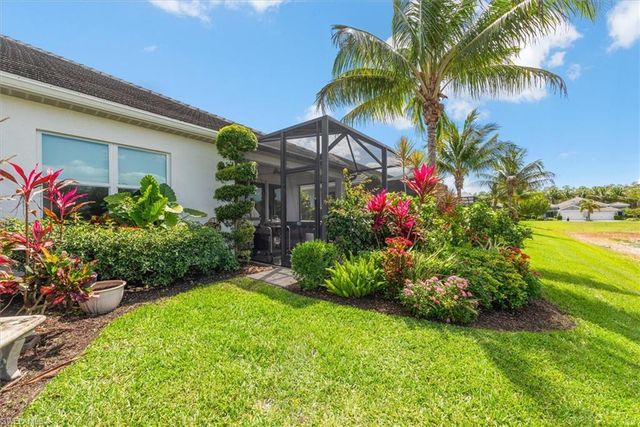 2302 Marquesa CIR, Naples, FL 34112