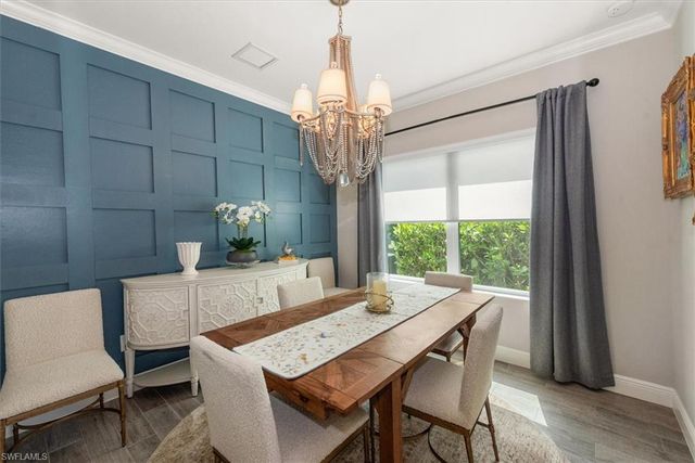 2302 Marquesa CIR, Naples, FL 34112