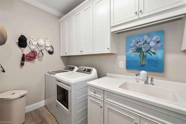 2302 Marquesa CIR, Naples, FL 34112