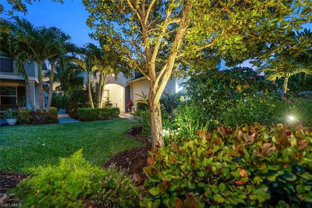 2302 Marquesa CIR, Naples, FL 34112