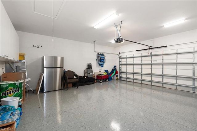 2302 Marquesa CIR, Naples, FL 34112