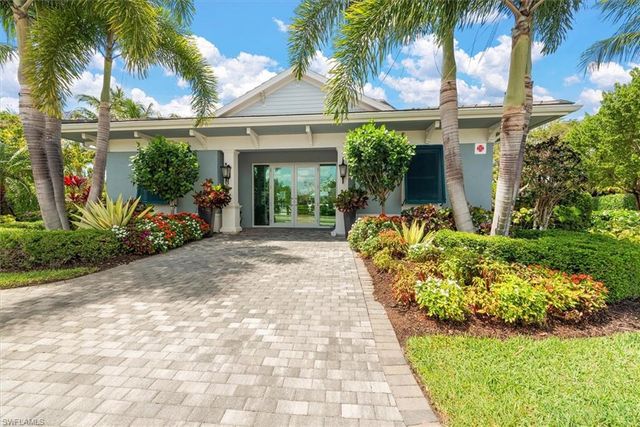 2302 Marquesa CIR, Naples, FL 34112