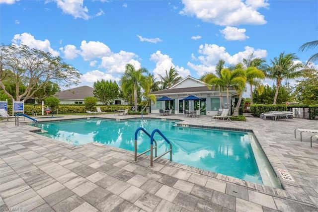 2302 Marquesa CIR, Naples, FL 34112