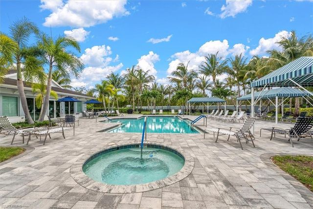 2302 Marquesa CIR, Naples, FL 34112