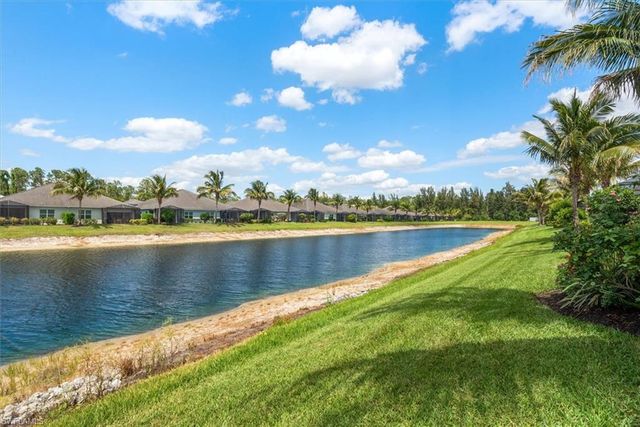 2302 Marquesa CIR, Naples, FL 34112