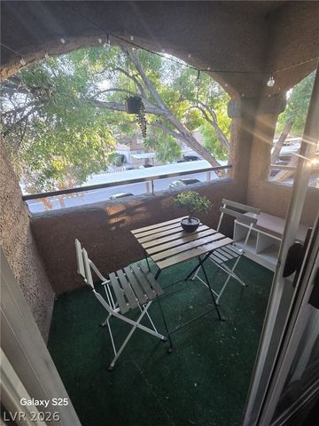 230 Mission Newport Lane 203, Las Vegas, NV 89107