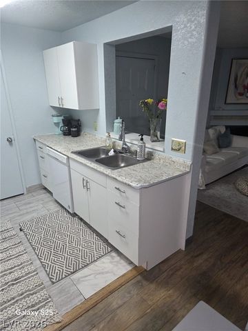 230 Mission Newport Lane 203, Las Vegas, NV 89107