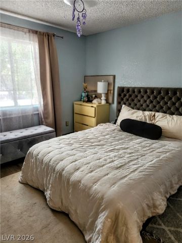 230 Mission Newport Lane 203, Las Vegas, NV 89107