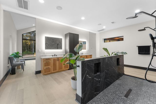 11415 Magnolia Bend Drive, Montgomery, TX 77302