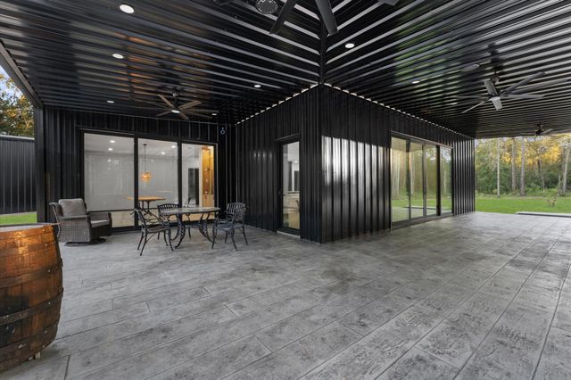 11415 Magnolia Bend Drive, Montgomery, TX 77302