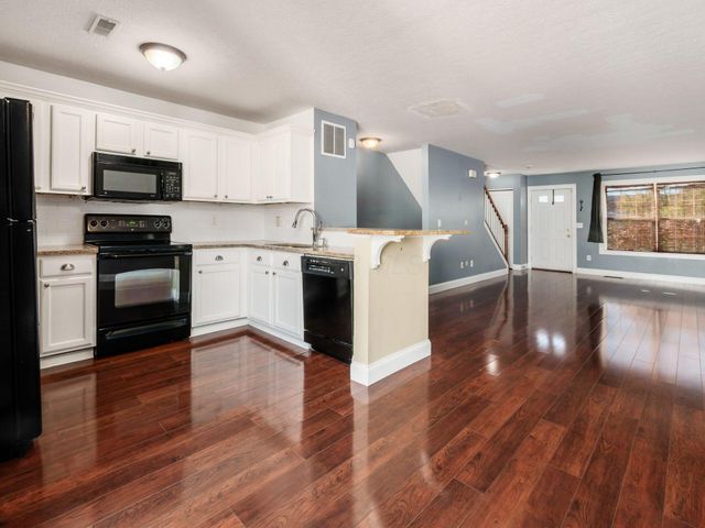 1024 Hartford Village Boulevard, Columbus, OH 43228