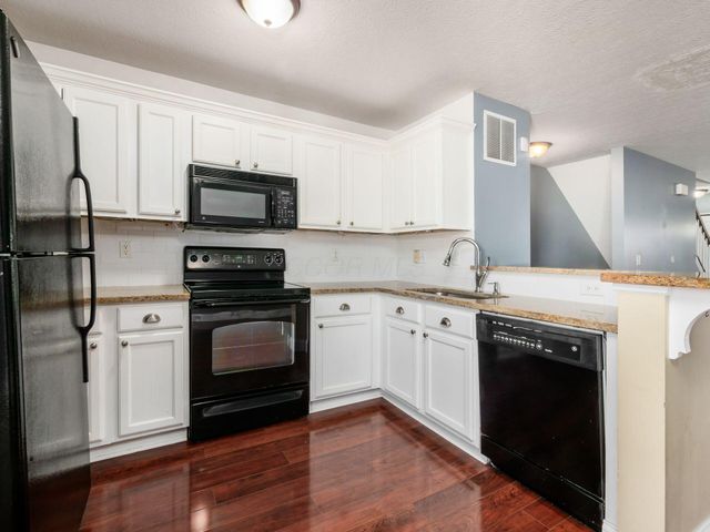 1024 Hartford Village Boulevard, Columbus, OH 43228