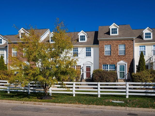 1024 Hartford Village Boulevard, Columbus, OH 43228