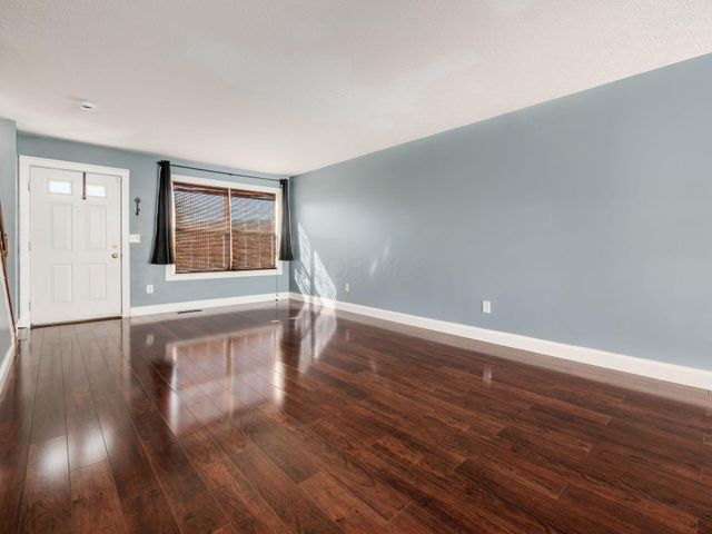 1024 Hartford Village Boulevard, Columbus, OH 43228