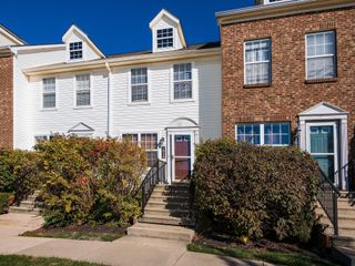 1024 Hartford Village Boulevard, Columbus, OH 43228