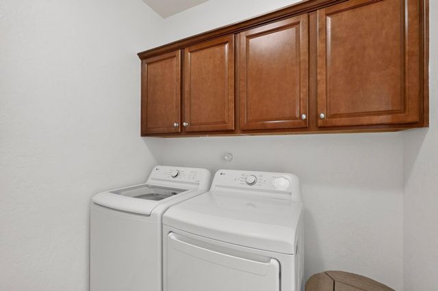 1029 Prairie Zinnia Drive, Bernalillo, NM 87004