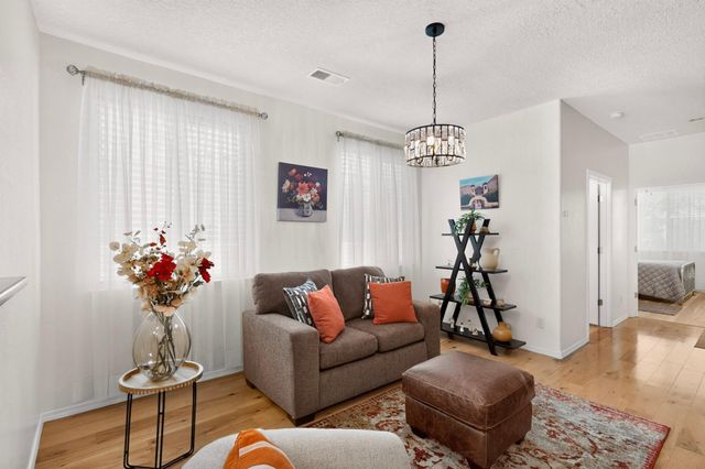 1029 Prairie Zinnia Drive, Bernalillo, NM 87004